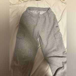 TNA MEGA FIT CARGO GREY SWEATPANTS